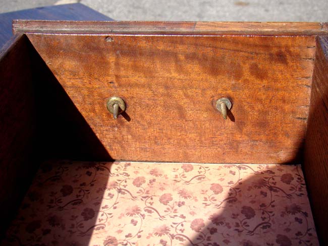 An English George I period walnut and oak Dressing Table circa 1720 — image 4
